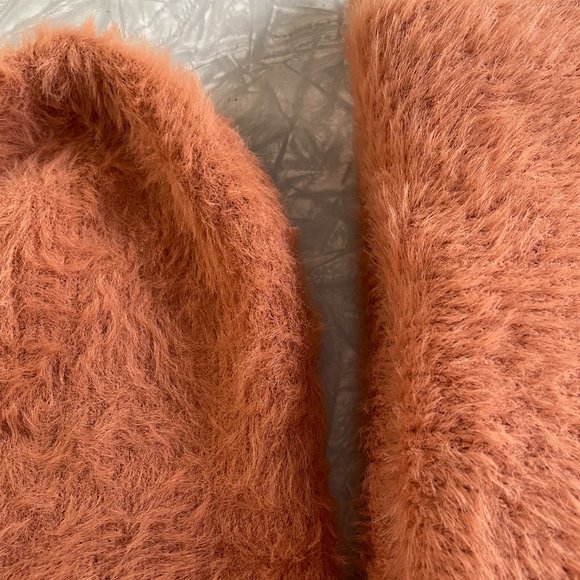 Simons Plush knit tuque and scarf - Picture 4 of 5